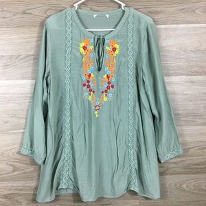 Boho Floral Embroidered Collar Top